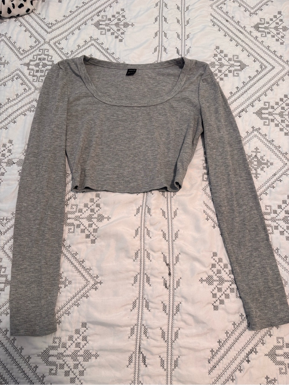 SHEIN Gray Ribbed Long-Sleeve Cropped Top